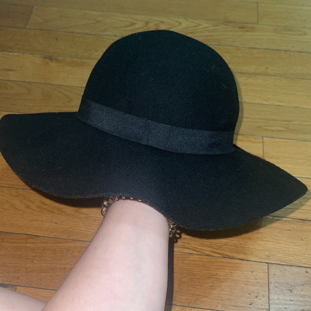 Wool Hat - Picture 2 of 4